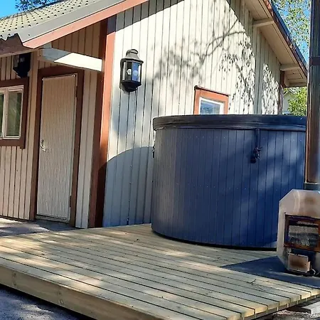 Paljulla - Hot Tub Feriehus *