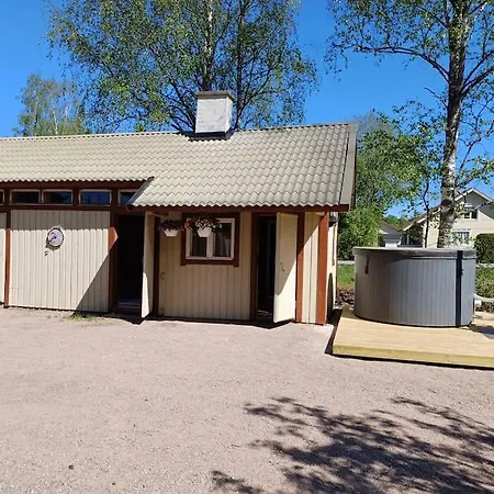 Paljulla - Hot Tub Feriehus Loimaa